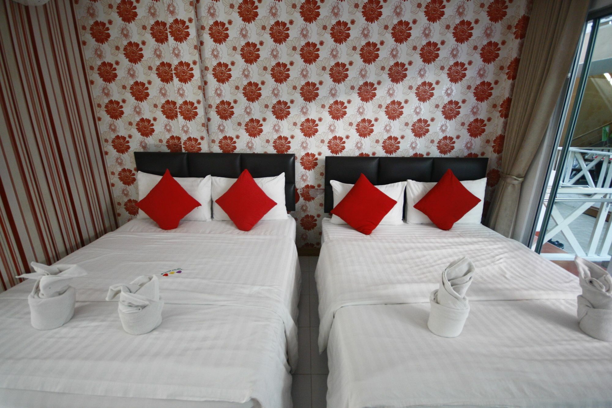 Tawaen Beach Resort Koh Larn Eksteriør billede